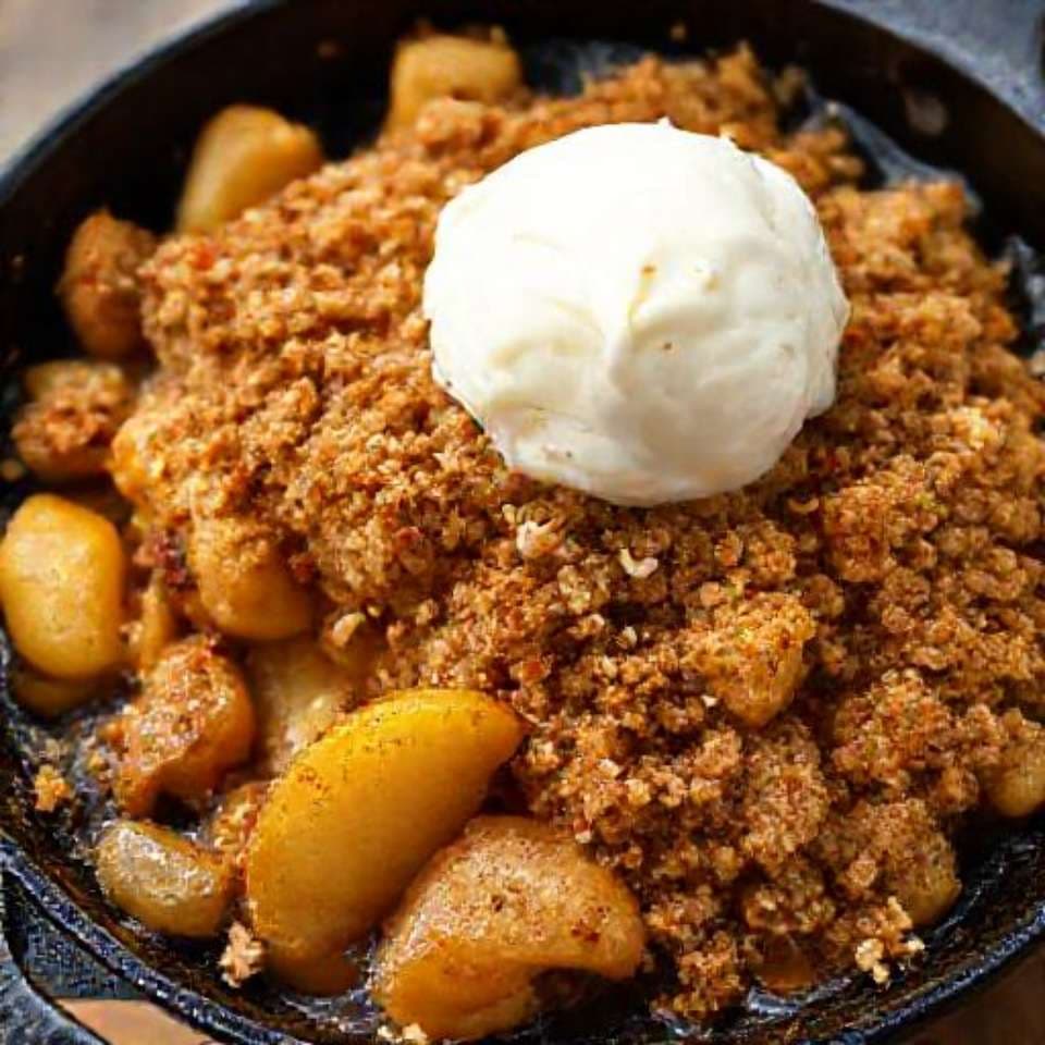 Quick Skillet Apple Crumble
