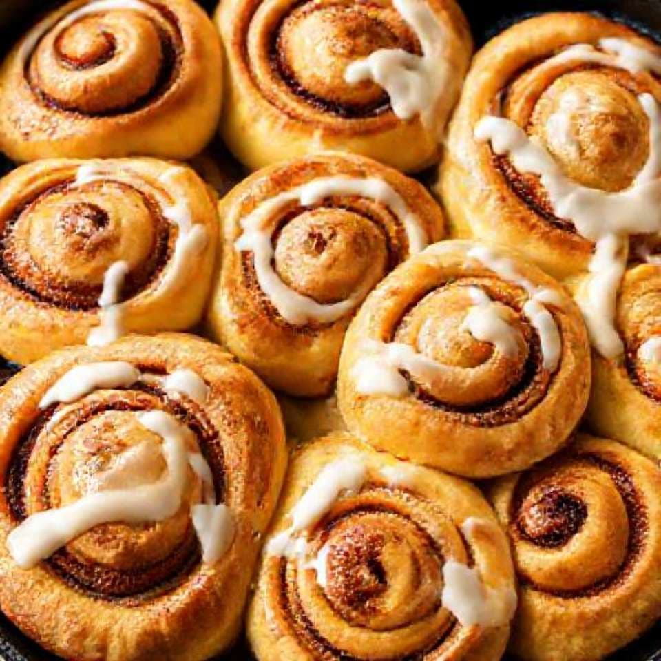 Quick Skillet Cinnamon Rolls