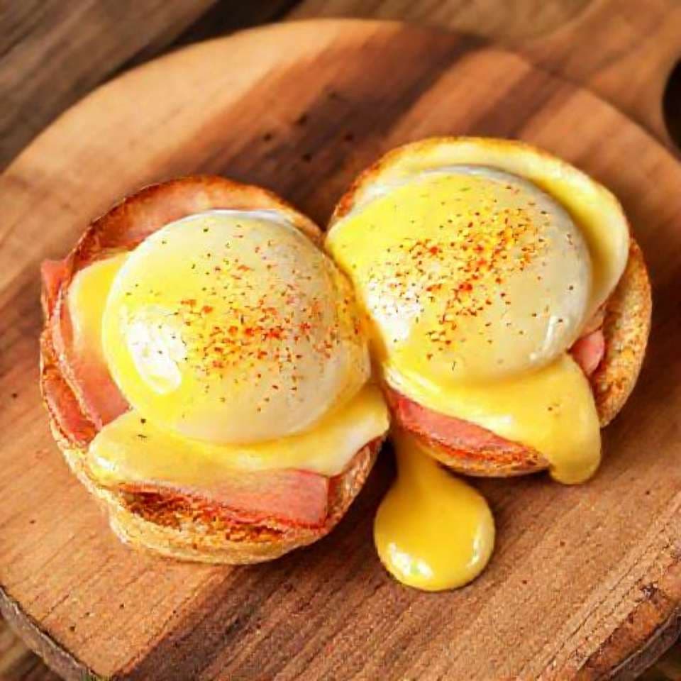Quick Eggs Benedict with Blender Hollandaise