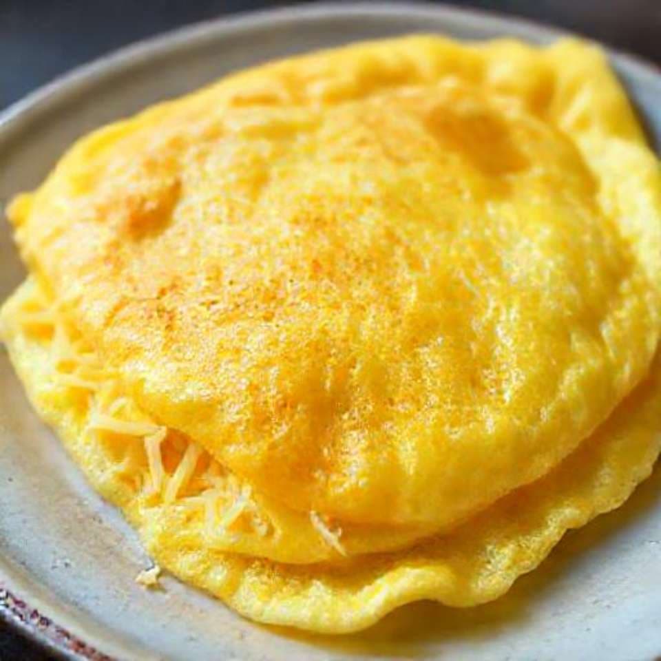 Quick Cheesy Omelette
