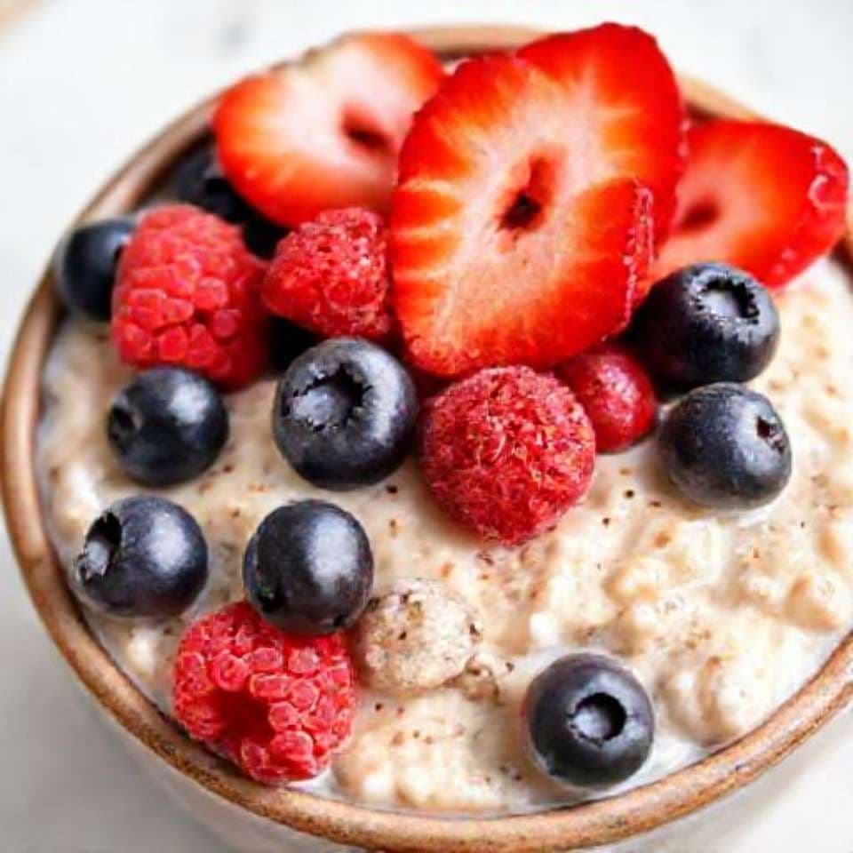 Quick Overnight Oats with Berries
