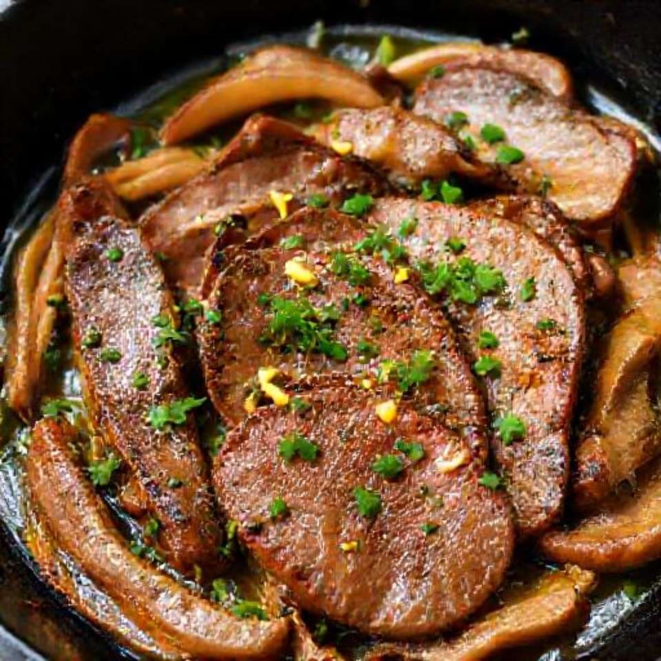 Quick Garlic-Herb Sirloin Skillet