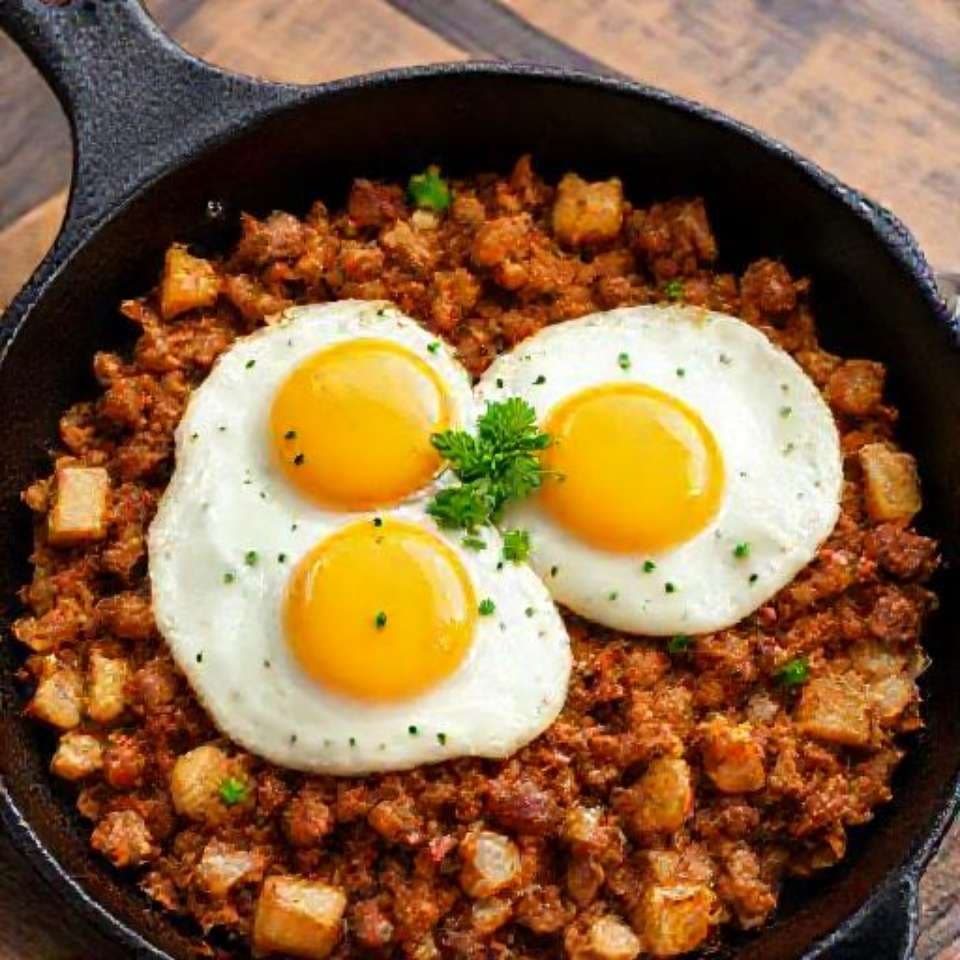 Quick Skillet Corned Beef Hash with Fried Eggs