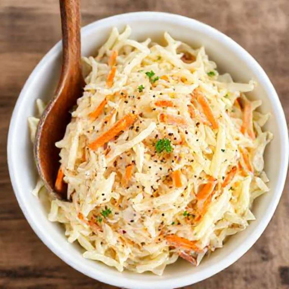 Classic Creamy Coleslaw