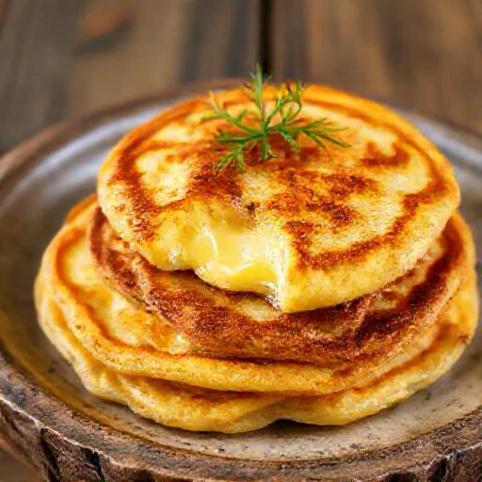 Картофельные драники с плавленым сыром