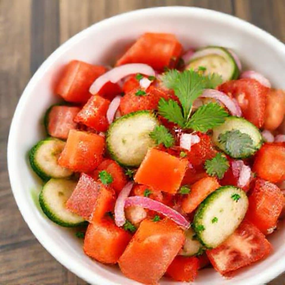 Ensalada Sencilla de Pepino y Tomate