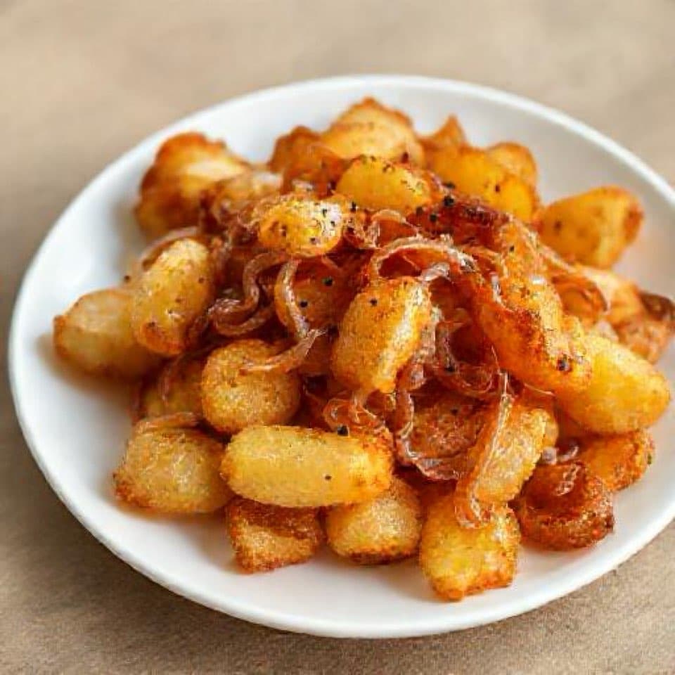 Жареный картофель с луком