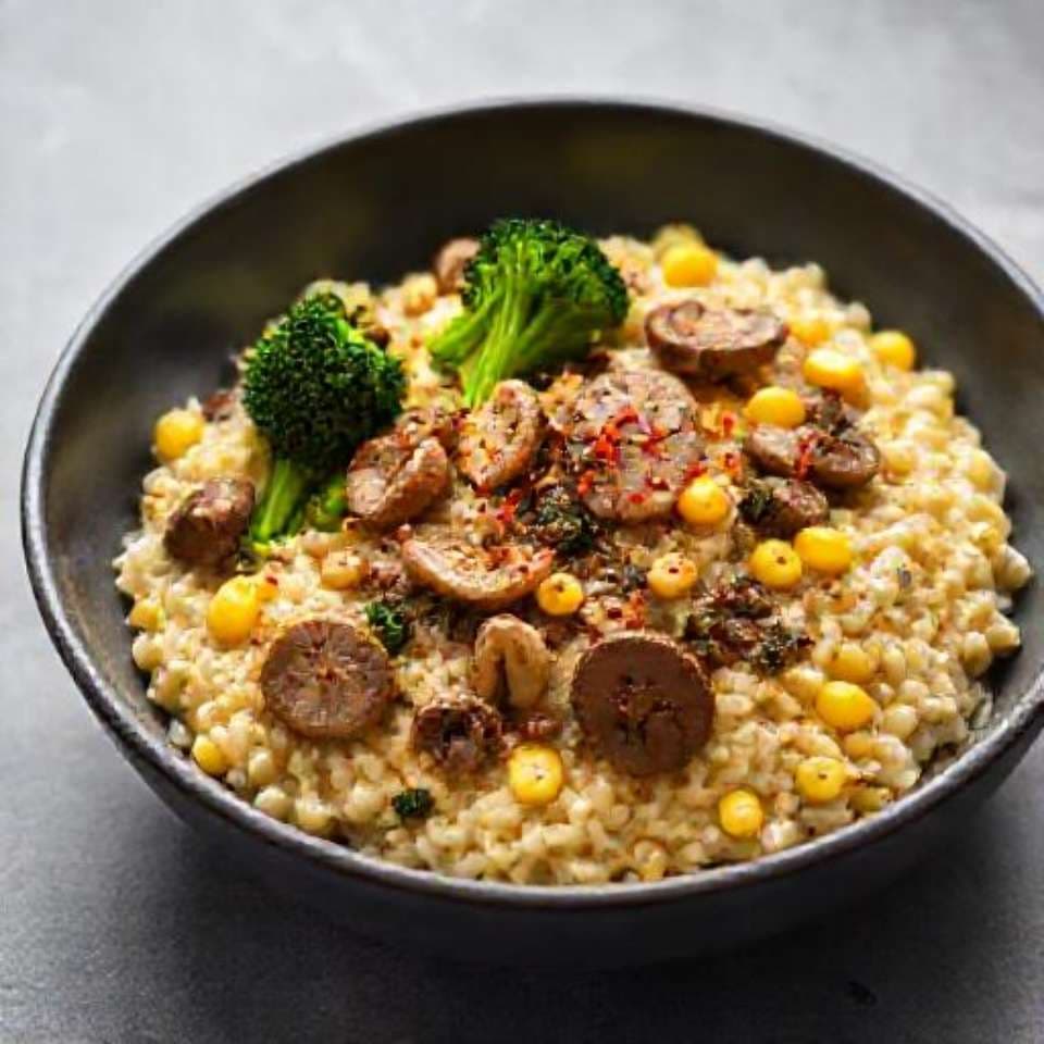 Pilzrisotto mit geröstetem Brokkoli und Mais