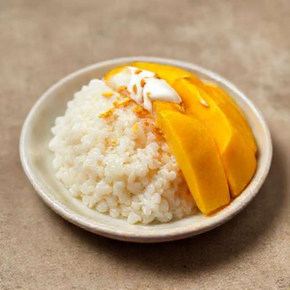 Quick Mango Sticky Rice (Microwave)