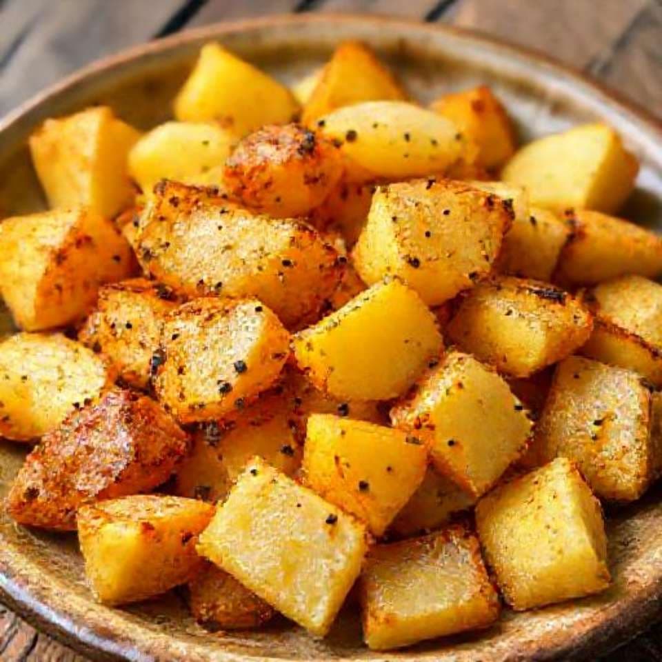 Simple Pan-Fried Potatoes with Salt and Pepper