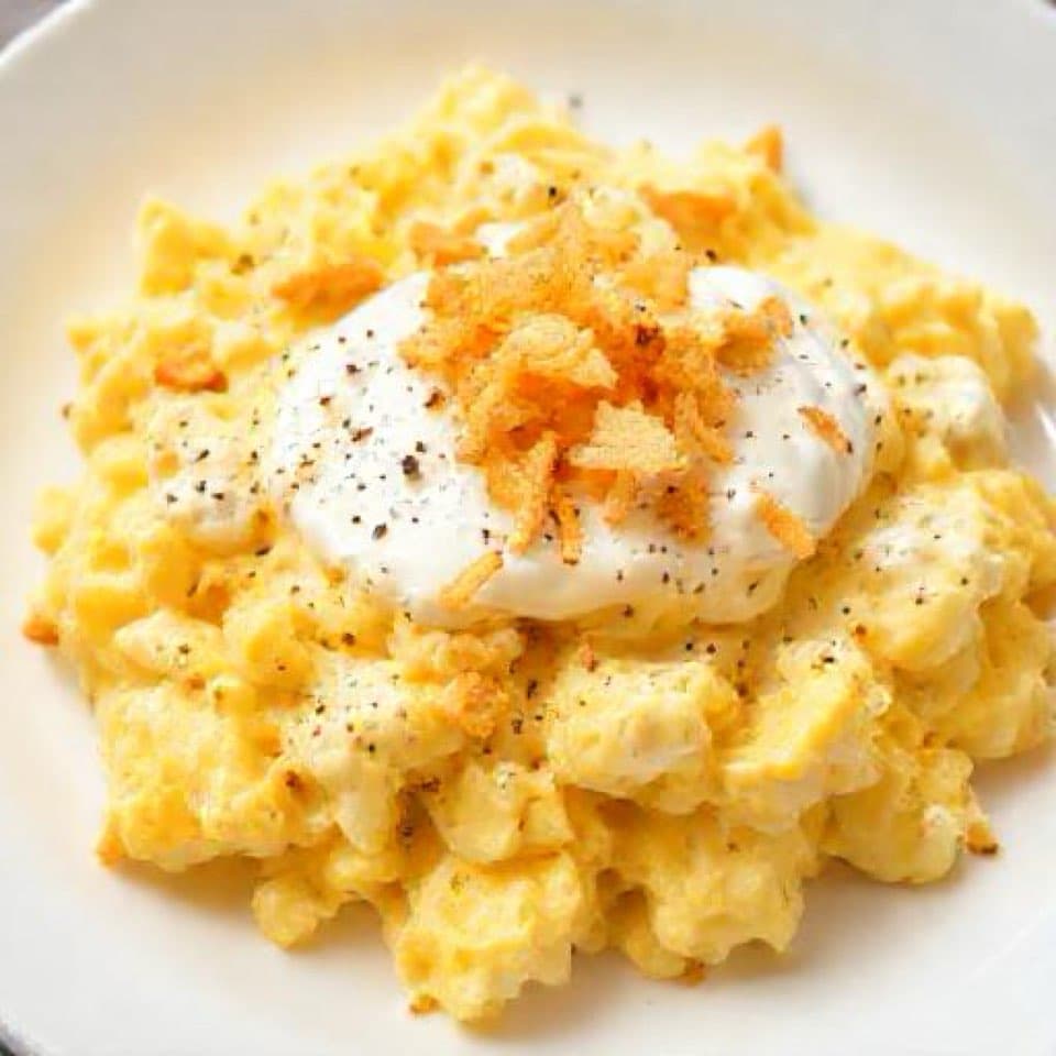 Savory Yogurt and Egg Scramble with Crispy Topping