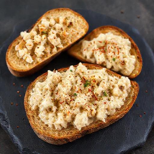 Česneková pomazánka s uzeným tofu