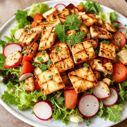 Fattoush with Grilled Halloumi