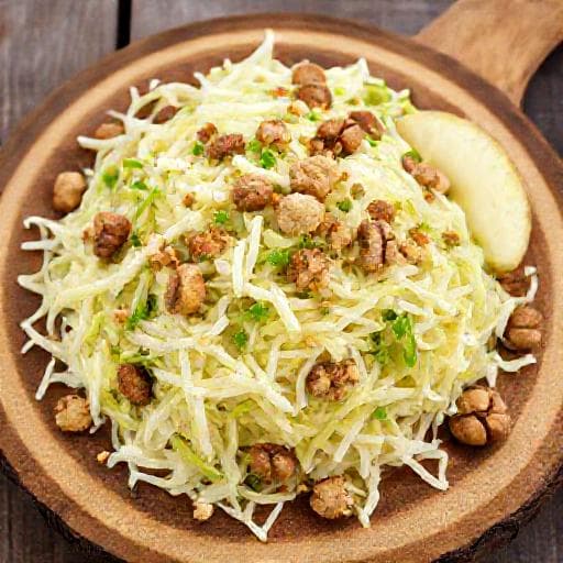 Salata od kupusa s jabukom i orasima