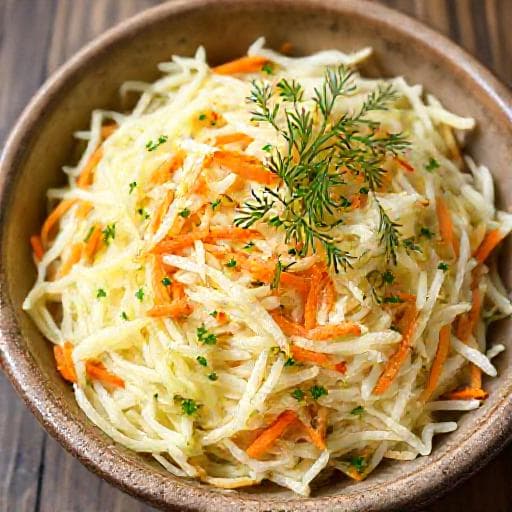 Классический салат из свежей капусты