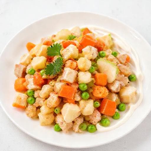 Салат «Столичный» с копченой курицей и яблоком