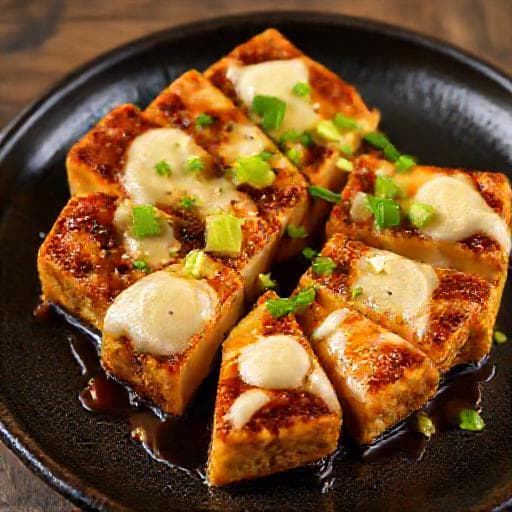 栃尾の油揚げのネギ味噌チーズ焼き