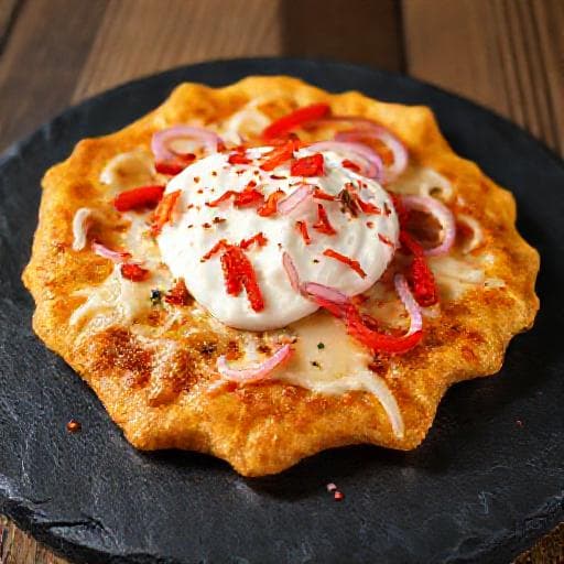 Sajtos-Tejfölös Lángos Csípős Paprikával
