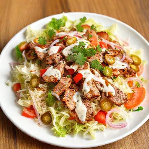 Sałatka Gyros z Mięsem Wieprzowym i Pikantnym Akcentem