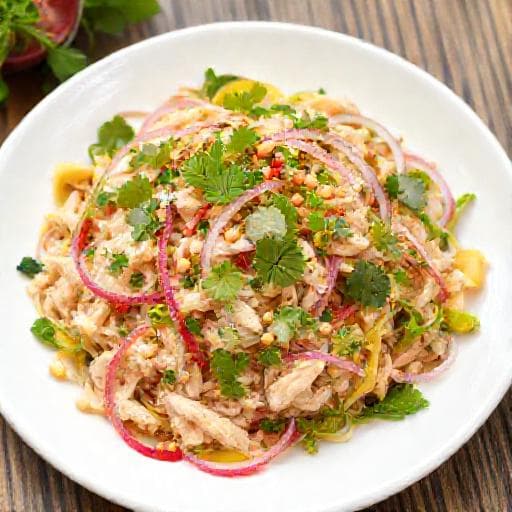 Gỏi Gà Măng Cụt (Chicken Salad with Mangosteen)
