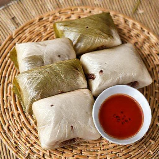 Bánh Tẻ (Steamed Rice Cakes)