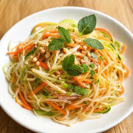 Gỏi Đu Đủ Tai Heo (Green Papaya Salad with Pig Ears)