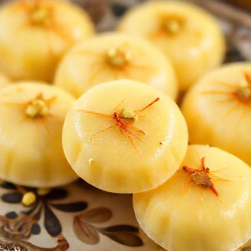 केसर पिस्ता पेड़ा