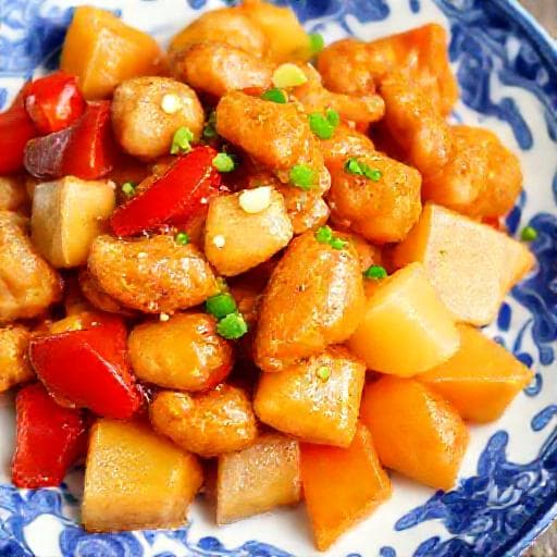 Kip in Zoetzure Saus met Ananas en Paprika (Kantonese stijl)