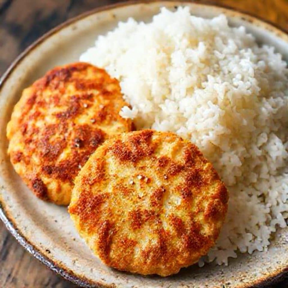 Рыбные котлеты с рисом