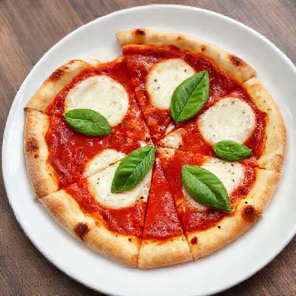 Quick Margherita Pizza