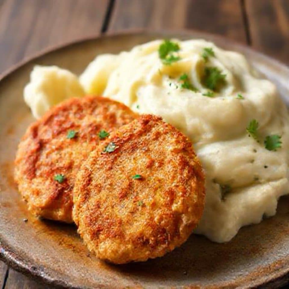 Куриные котлеты с картофельным пюре