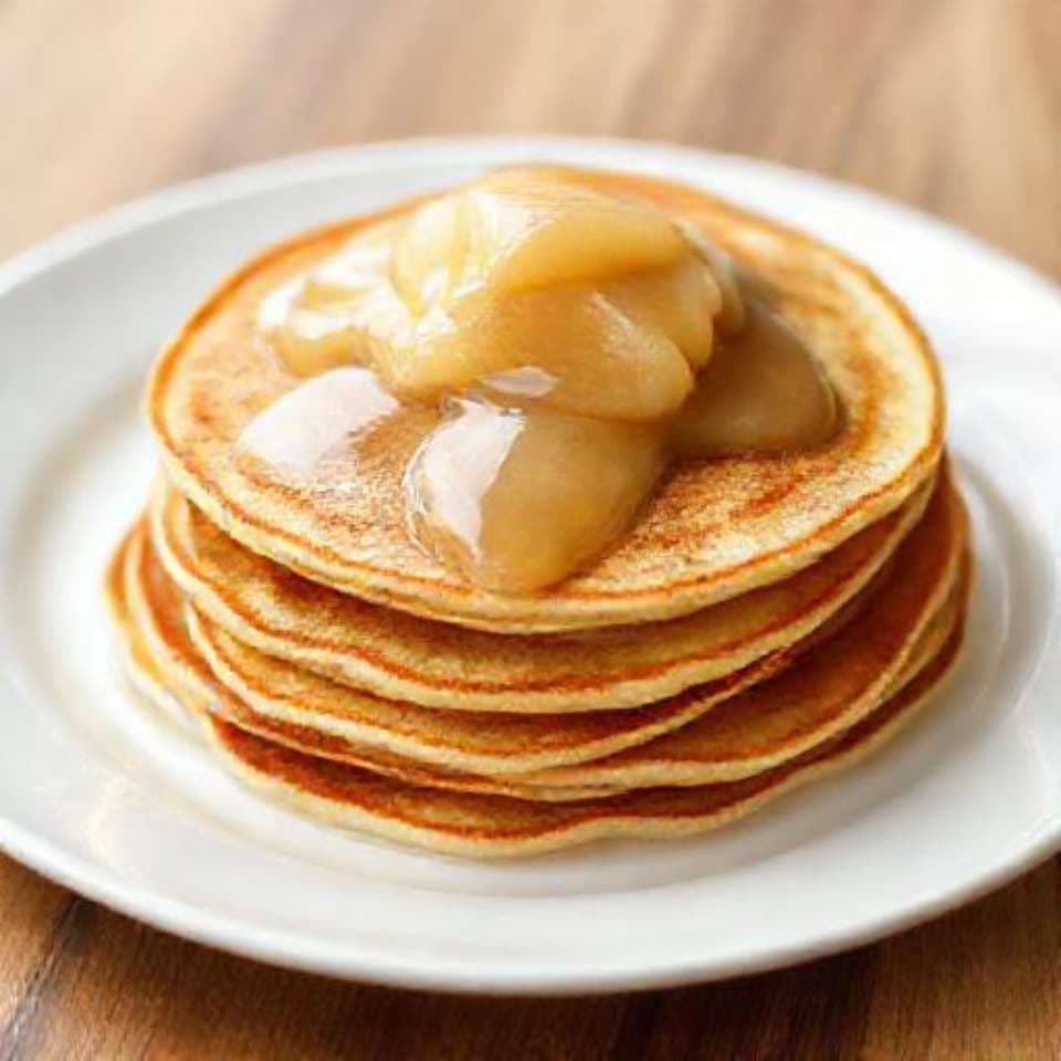Pfannkuchen mit Apfelmus
