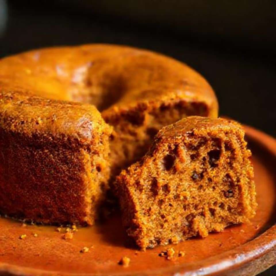 Budín de Zanahoria Especiado con Toque Cítrico