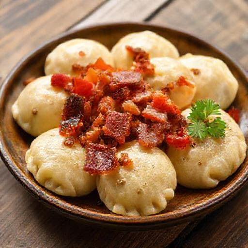 Böhmische Knödel mit Speck und Zwiebeln