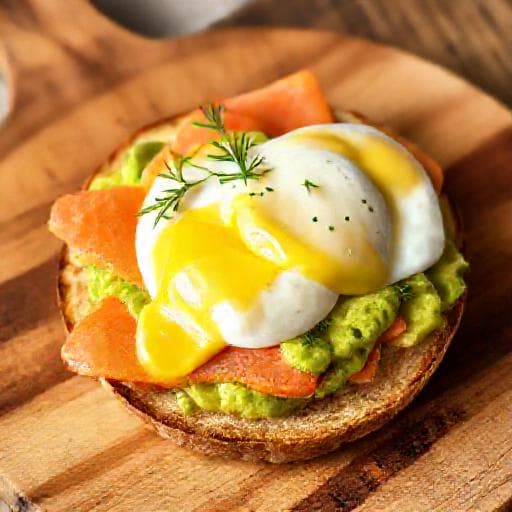 Eggs Benedict med Laks og Avokado