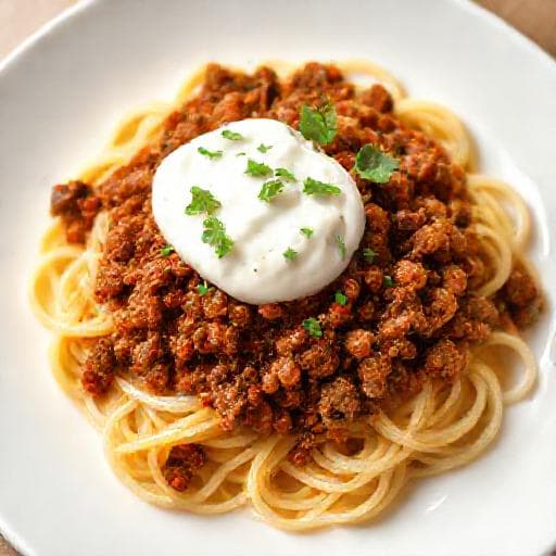 Snelle Turkse Pasta met Gehakt en Yoghurt