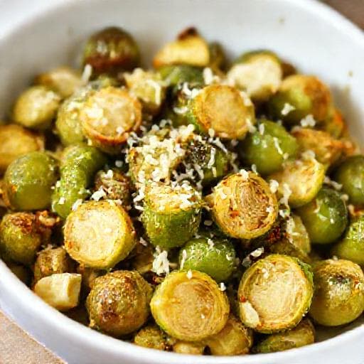 Snelle Spruitjes uit de Oven met Knoflook en Parmezaan