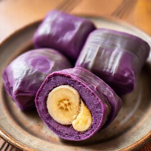 Bánh tét lá cẩm nhân chuối