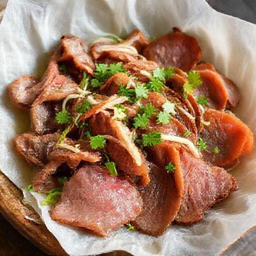 Bánh tráng phơi sương cuốn thịt bò luộc gừng