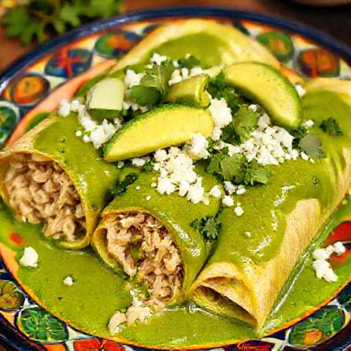 Enchiladas Verdes cu Pui și Avocado