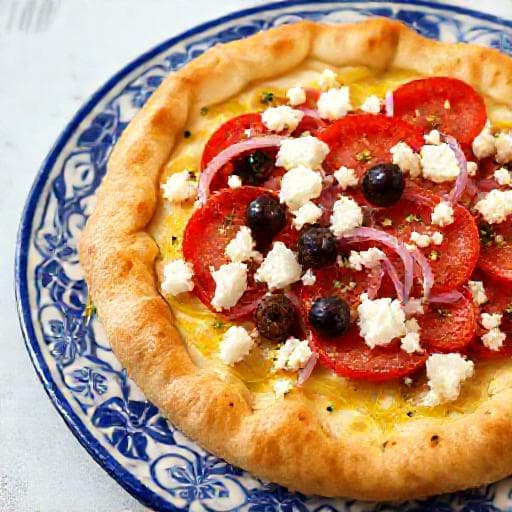 Λαδένια Κιμώλου με Φέτα και Ελιές