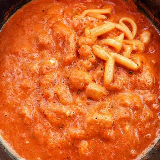Quick & Easy Weeknight Vodka Sauce