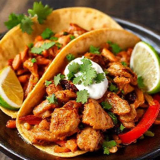 Φαχίτας Κοτόπουλο με Πικάντικη Σάλτσα Chipotle