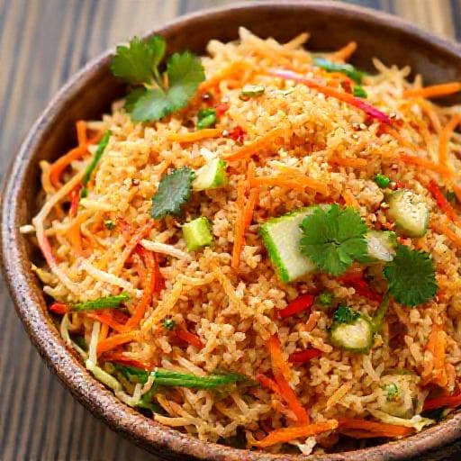 سلطة الأرز المقرمش التقليدية