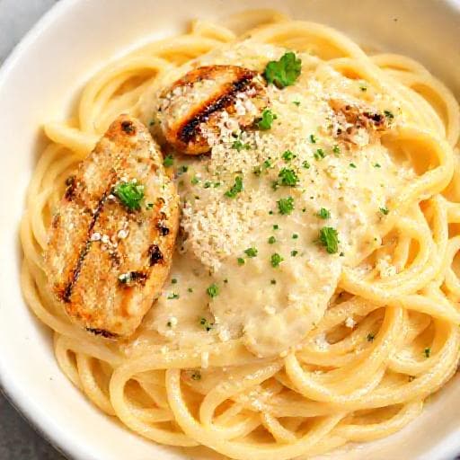 Classic Chicken Alfredo Pasta