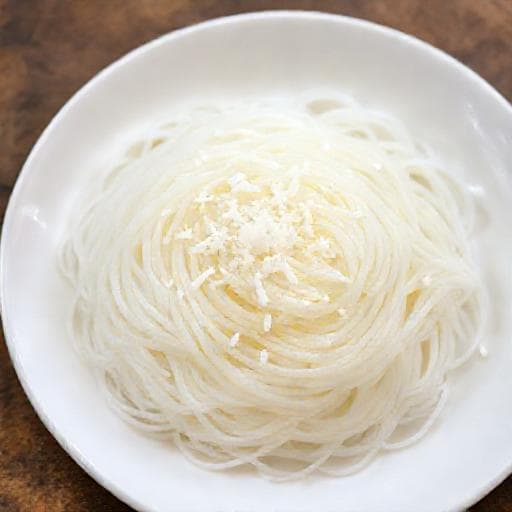 झटपट इडियप्पम (इंस्टेंट मिक्स से)