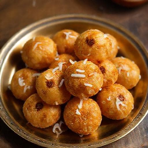 नारियल और गुड़ उन्नीयप्पम