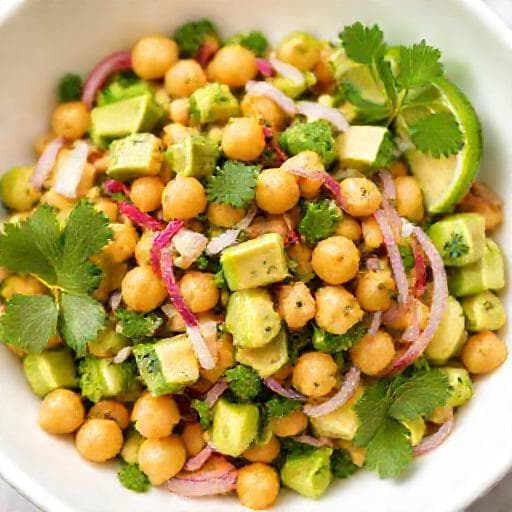 Hurtig Kikærtesalat med Avocado og Lime