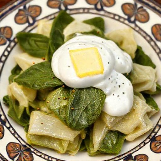 Ebegümeci Yemeği (Yoğurtlu Soslu)