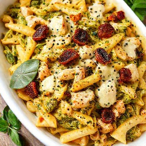 Bakt Ziti med Pesto og Kylling